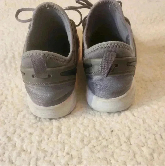 Nike Gray Women's Sneakers, size 8 - Picture 3 of 8